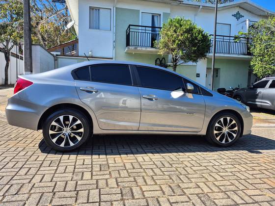 HONDA CIVIC 2.0 LXR 16V FLEX 4P AUTOMÁTICO HONDA CIVIC 2.0 LXR 16V FLEX 4P AUTOMÁTICO